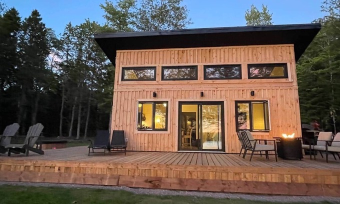 Annapolis Valley Casa | Nordic Spa - Serene lakefront escape