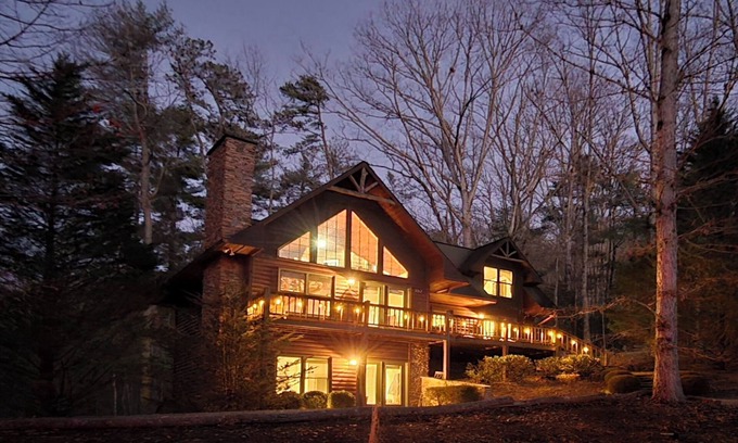 Hiawassee Casa | Nordic style mounting cabin - 3-bedroom house in amazing Hiawassee with WiFi, AC