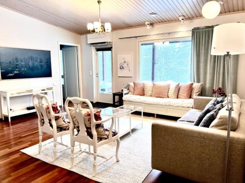 Rovaniemi Villa | Nordic Villa with private sledding hill and fire pit