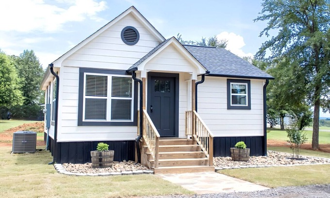 Dardanelle Casa | Nordin's Hillside Cottage Family/Pet FriendlyNear Lake Dardanelle and Mt. Nebo