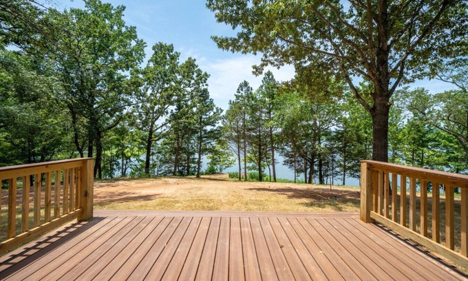Russellville Casa | Nordin's Lake House Newly Renovated, Peaceful Lakefront Hideaway on Delaware Bay, Sleeps 10