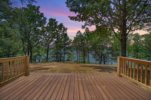 Russellville Casa | Nordin's LakeHouse, Lakefront Hideaway on Delaware Bay Sleeps 10