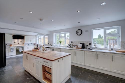 Heacham Casa | Norfolk Luxe Beach House Sleeps 8 Dog friendly