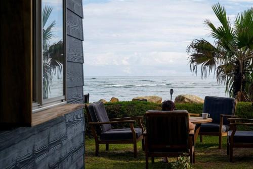 Amity Point Casa | Norm's Place + Waterfront House + Beachfront