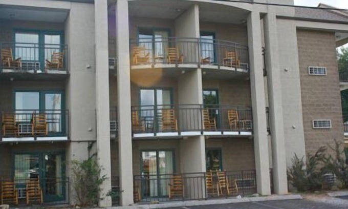 Pigeon Forge Hotel | Norma Dan Motel - Near Dolly Parton's Stampede Dinner Attraction