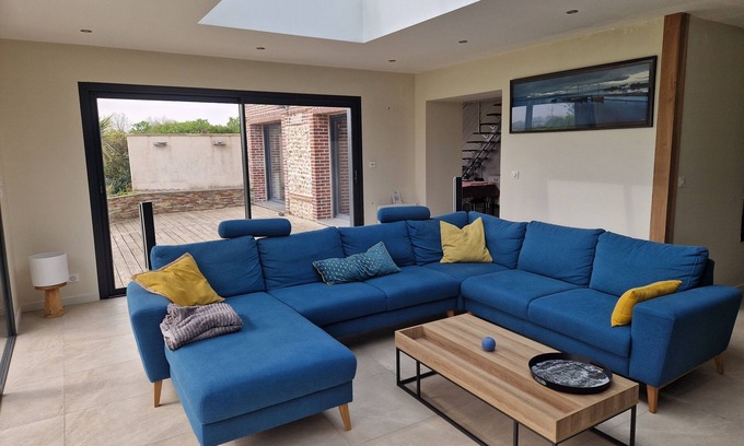 Tourville-les-Ifs Casa | Norman house close to the pebble beaches and cliffs of Etretat Dogs ok