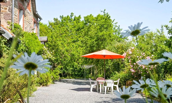 Sourdeval-les-Bois Casa | Norman house surrounded by nature