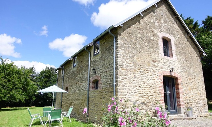 Saint-Aubin-des-Bois Casa | NORMANDY BARN CONVERSION. Detached 3 bedrooms, 20 mins beach, countryside peace!