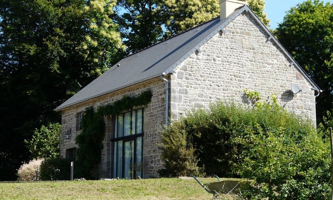 Sourdeval Casa | Granero Lujo En Pacífica Rural Entorno. Cerca de la aldea, Wi-Fi gratuito.