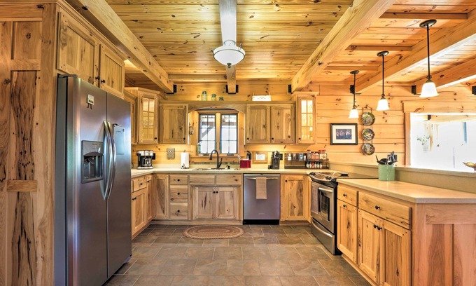 Rock Harbor Casa | Norris Lake Area Home w/ Spacious Deck + View!