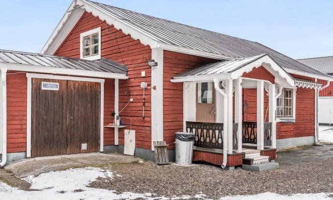 Vidsel Casa | Norrskensstugan by Interhome