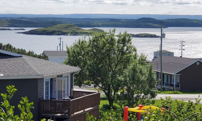 Gunners Cove Cabina | Norse Skol Accommodations