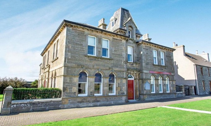 Lybster Casa | North Bank House
