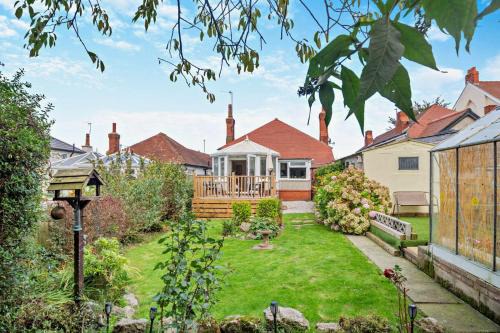 Rhos on Sea Casa | North Bay Bungalow