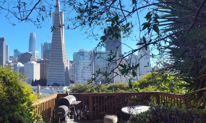 Telegraph Hill Apartamento | North Beach-Telegraph Hill apartment with view, private garden and deck!