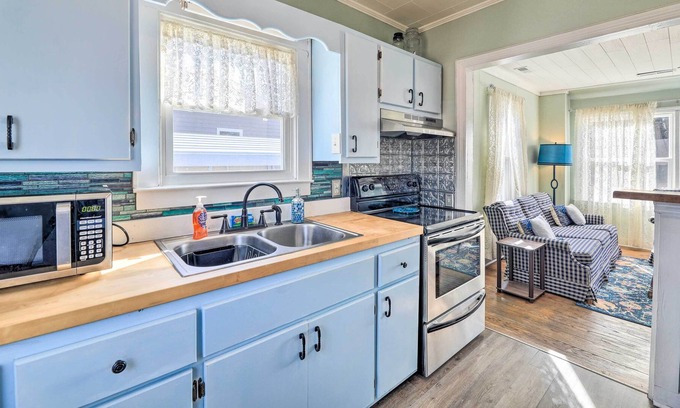 Bridgeton Cabaña | North Carolina Cottage Near Golfing & Hiking!