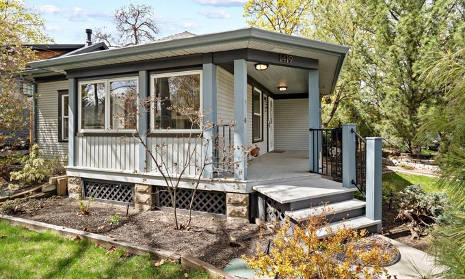 North End Casa | North End Cottage! Walk the Tree-lined Neighborhood to Hyde Park + Camel's Back Park