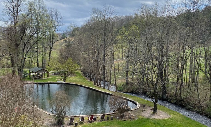 Hiawassee Cabina | North GA Mountain Paradise Natural Swimming Pool and Stream