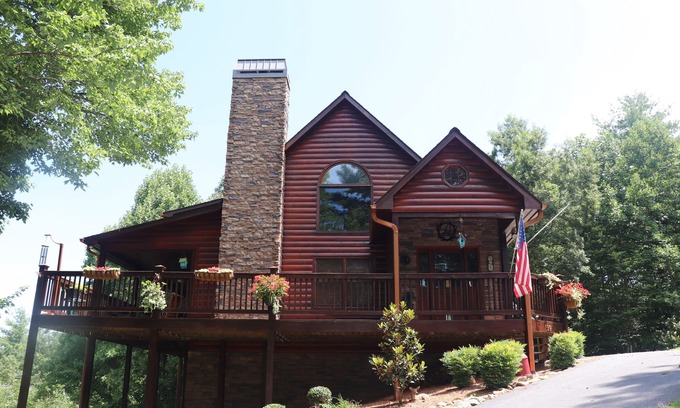 Blairsville Cabina | North GA Mountains Hermosas vistas panorámicas, bañera de hidromasaje, WIFI, chimenea