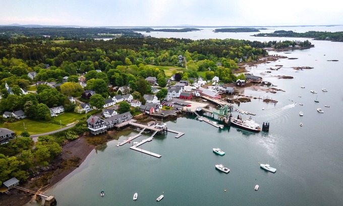 North Haven Casa | North Haven Island Paradise! Walk to Ocean & Ferry