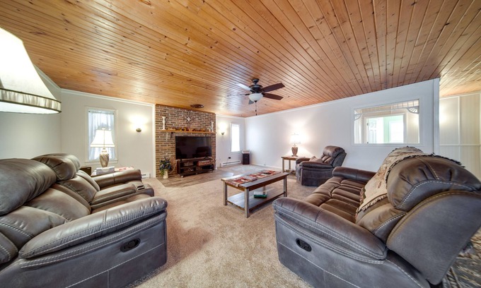 North Jackson Casa | North Jackson Vacation Rental w/ Wraparound Deck!