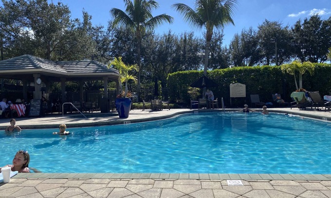Naples Condominio | North Naples Condo - Cypress Woods Golf & Country Club