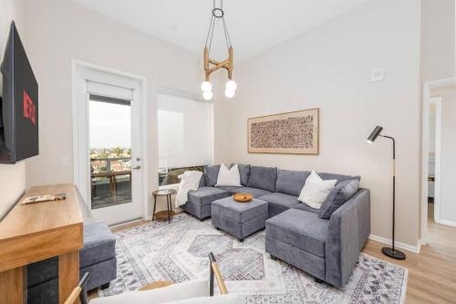 North Park Apartamento | North Park Penthouse King Beds Workspaces Parking