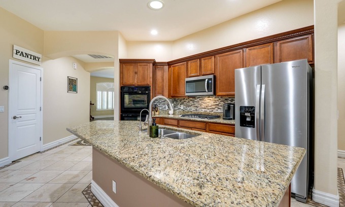 Norterra Casa | North Phoenix Single-Level Retreat: Work & Relax!