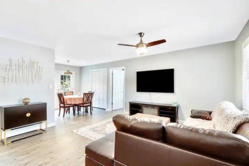 Northwest Raleigh Casa | North Raleigh Private Retreat