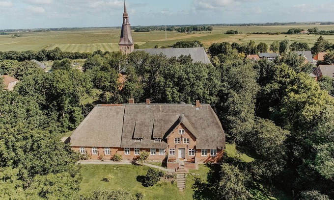 Tetenbull Casa | North SeaEstate under thatch with sauna near Sankt Peter-Ording / Eiderstedt peninsula