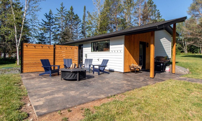 Two Harbors Cabina | North Shore Gateway | A Luxurious Cabin Retreat