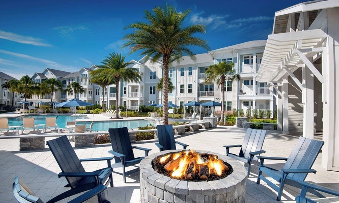 Southside Apartamento | Located in Ponte Vedra Beach, this 2-bedroom apartment has everything you need