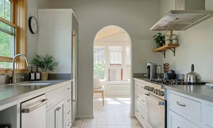 Elberta Casa | Northern Arches - 4 season home 5 min to beach & Frankfort