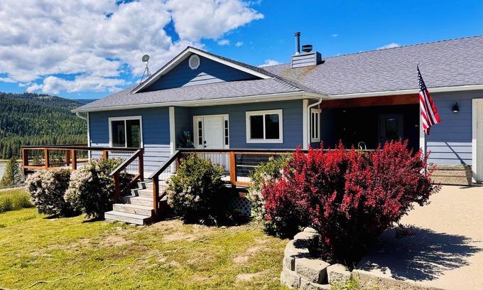 Kettle Falls Casa | Northern Comfort - private, quiet, lake view, mountains