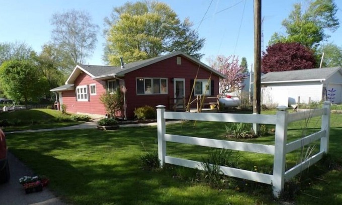 Barryton Casa | Northern MIchigan water and outdoor lovers' paradise!