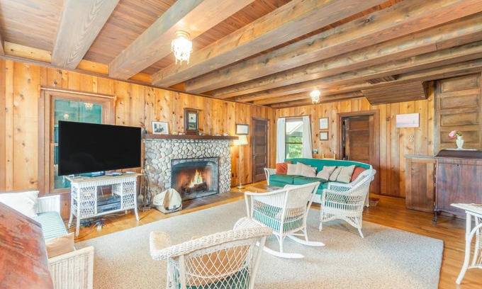 Lake Township Casa | Northern Pines