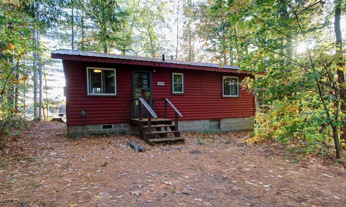 Lac du Flambeau Cabina | Northern Wisconsin, Lakeside Cabin w/private dock. Family & Pet Friendly!