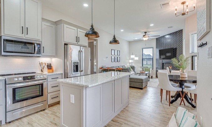 Argyle Casa | Northlake Vacation Rental w/ Pool & Hot Tub Access