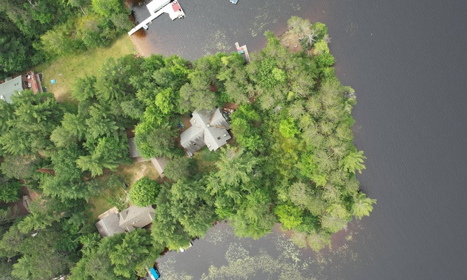 Three Lakes Casa | Northouse, Lakefront Home on Laurel Lake