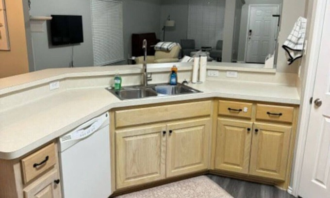 North by Northwest Casa | Northside Nest 3/2 Close to Tech