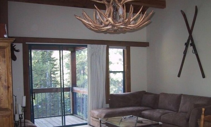 Truckee Casa | Northstar 2/1. 5 Casa adosada: remodelado, WiFi, apto para familias, piscina compartida / jacuzzi
