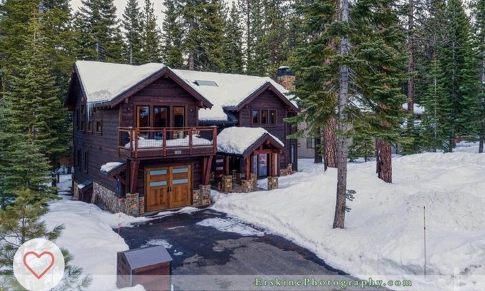 Truckee Casa | Nueva casa rústica moderna de 5 dormitorios: a 5 minutos del pueblo y la montaña
