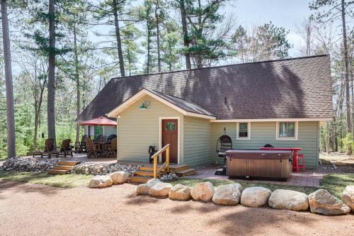 Minocqua Casa | Northwood Tours Escape Hot Tub and Lake Access!