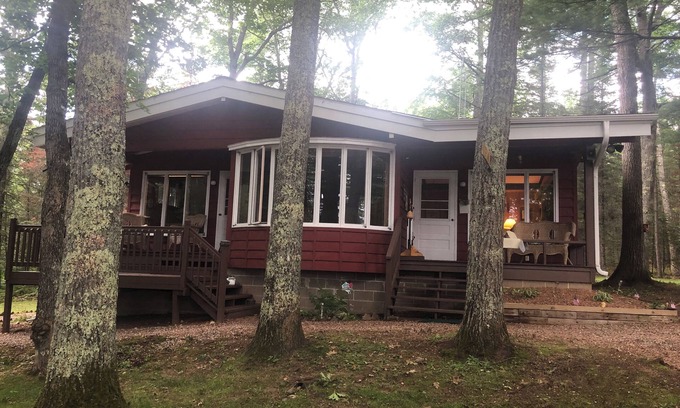 Star Lake Casa | Retiro de Northwoods, motos de nieve, peces de hielo, raquetas de nieve. Cabaña nostálgica PRIVADA!