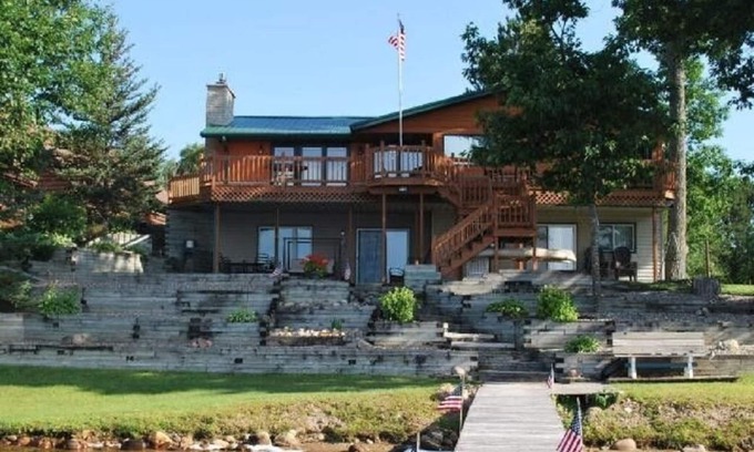 Crandon Casa | Northwoods Perfection on Beautiful Lake Metonga