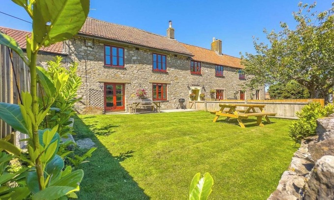 Kewstoke Casa | Norton Court Cottage (Spacious-Rustic Cottage-Dog Friendly-w