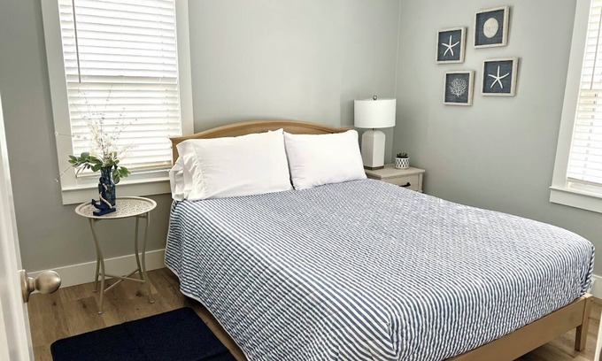 Norton Shores Casa | Norton Shores house sleeps 6, walking distance to Maranatha, and Lake Michigan.