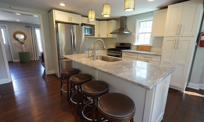 Norwalk Casa | Norwalk Spacious Stay – Entire House + Fenced Yard + Parking + Laundry + Updated