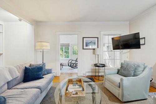 Camden Casa | Norwood Curtis House