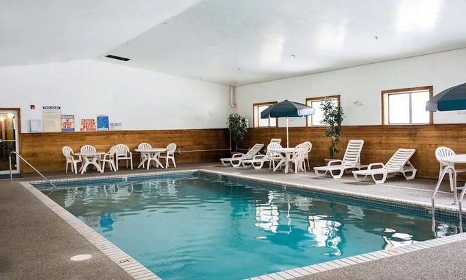 Roseville Hotel | Norwood Inn and Suites - Minneapolis-St Paul Roseville